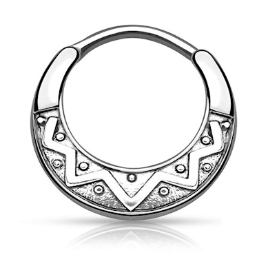Septumpiercing med aztekisk design