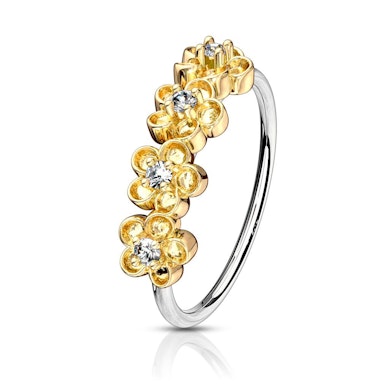 Simpel ring med 4 blomster på siden
