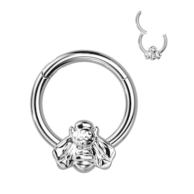 Hængslet ring af titanium med bi