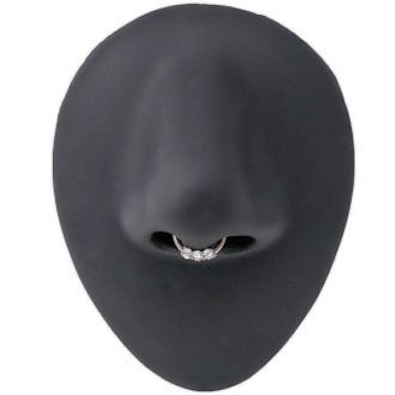 Lille septumpiercing med små sten Piercing - Danmark