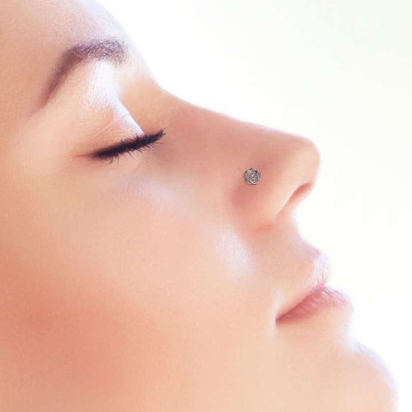 Næsestav med rose Kropspiercing - Danmark