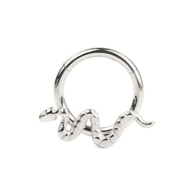 Hængslet ring af titanium med slange
