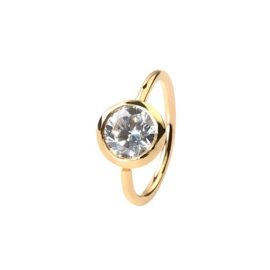 Simpel ring af 14 karat guld med sten