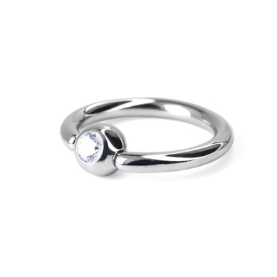Ring af titanium med sten
