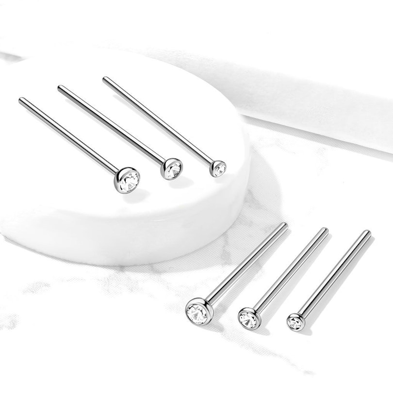 Fish tail næsepiercing af titanium med indfattet sten Kropspiercing - Danmark