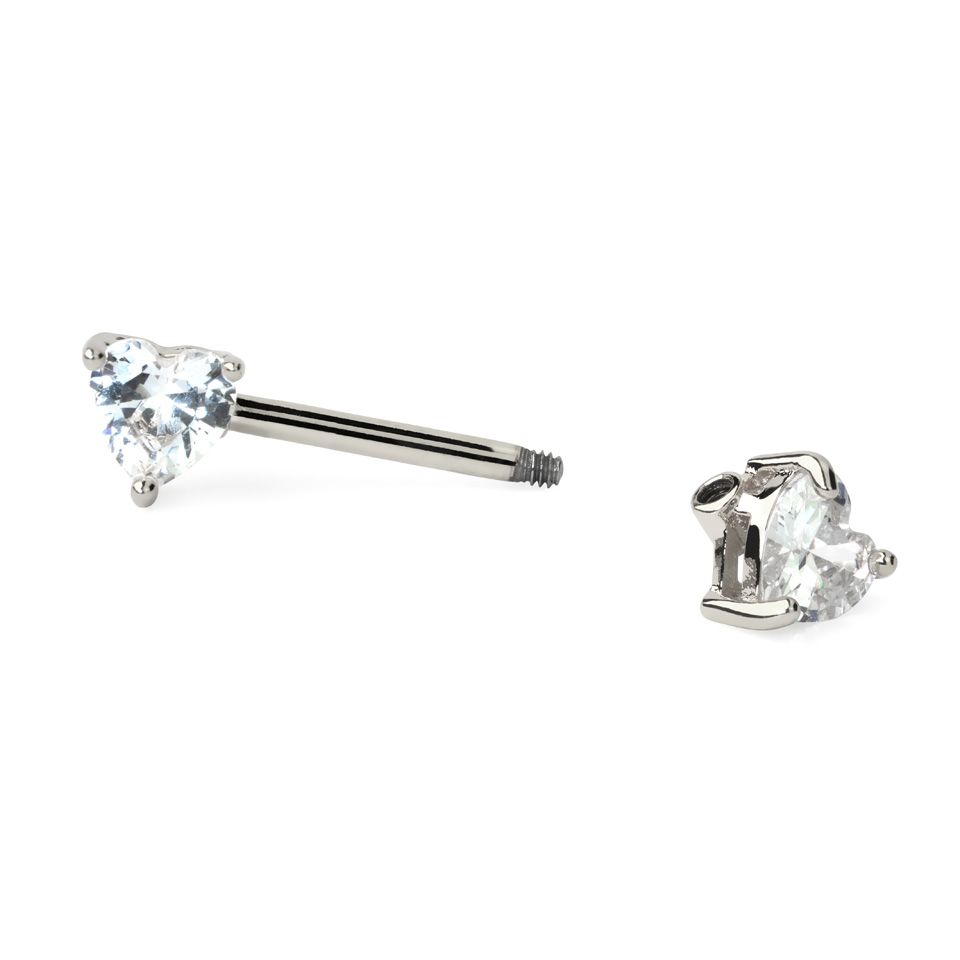 Brystpiercing med hjertesten