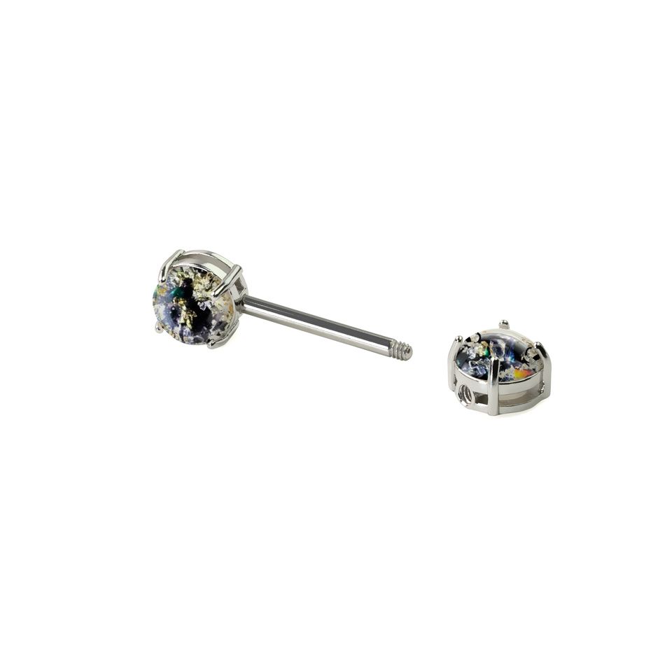 Brystpiercing med lava look