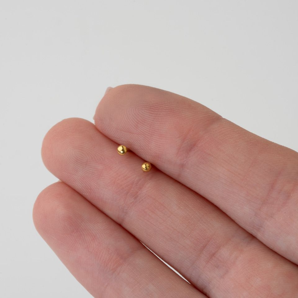 Næsepiercing i flere designs