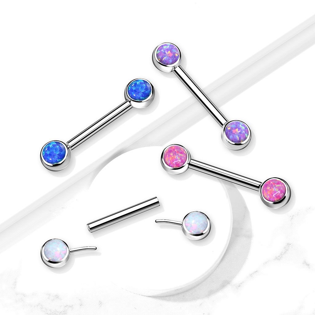 Brystpiercing af titanium med push-in opal i enderne
