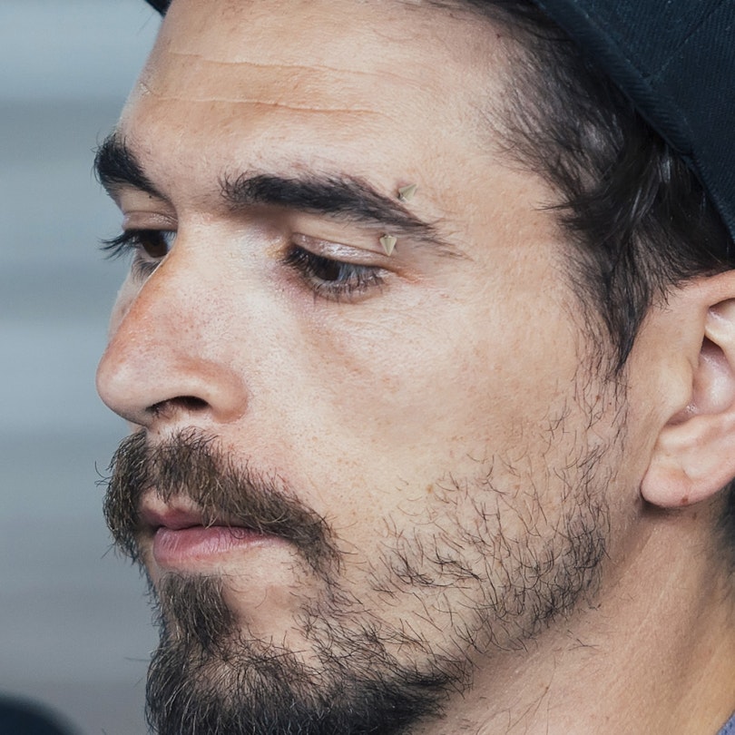 Buet piercingstav med spikes Kropspiercing - Danmark