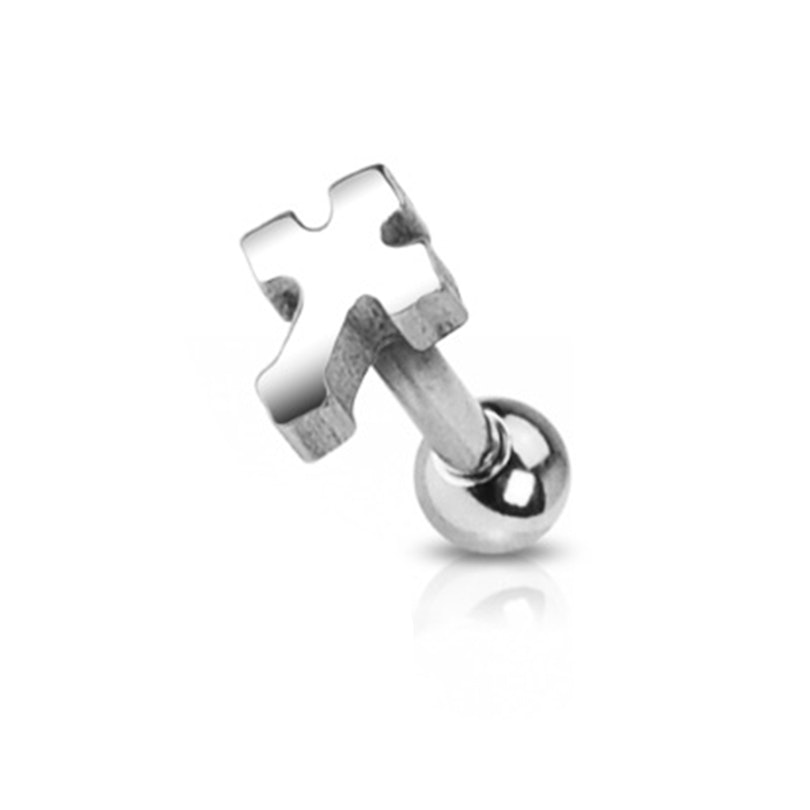 Traguspiercing med flot kors Kropspiercing - Danmark