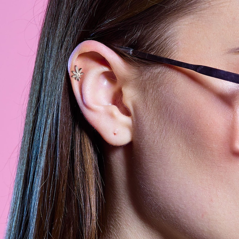 Ørepiercing formet som hampblad Piercingsmykker - Danmark