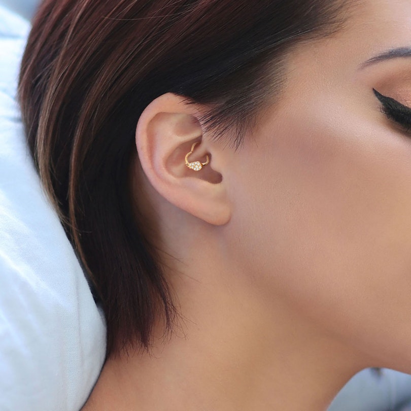 Ørepiercing formet som hjerte med englevinge Piercinger - Danmark