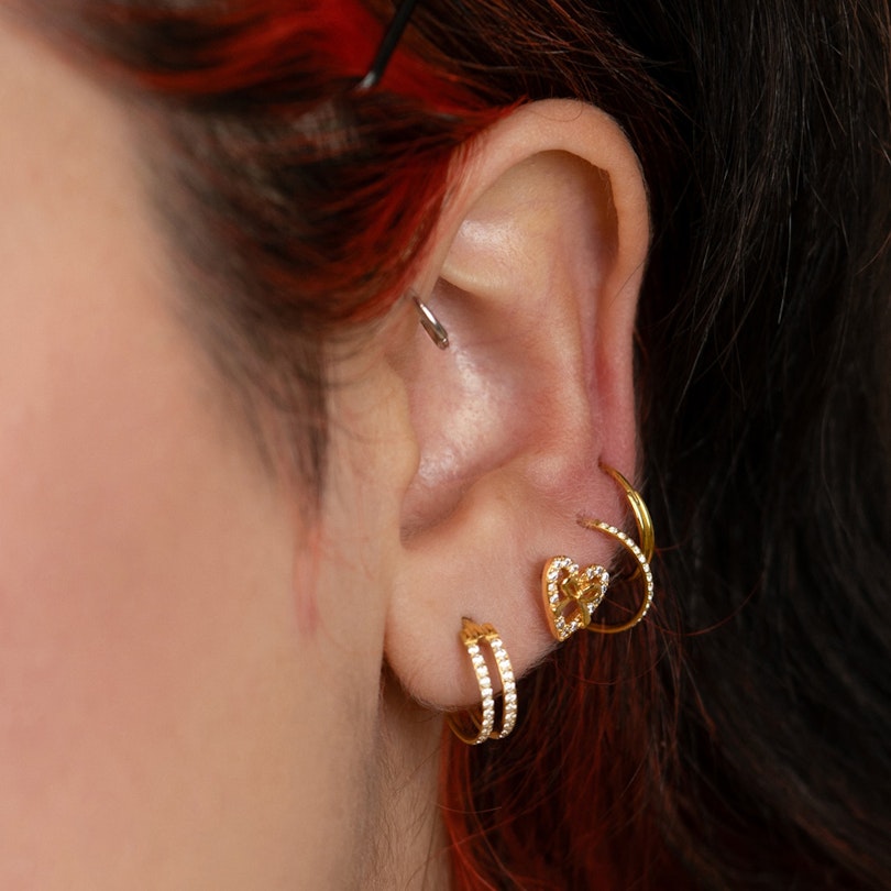 Labret med besat hjerte med sløjfe og indvendigt gevind Piercinger - Danmark