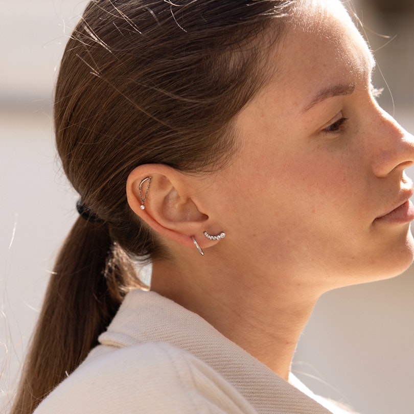 Push-in-labret af titanium med kurvet top og sten Piercinger - Danmark