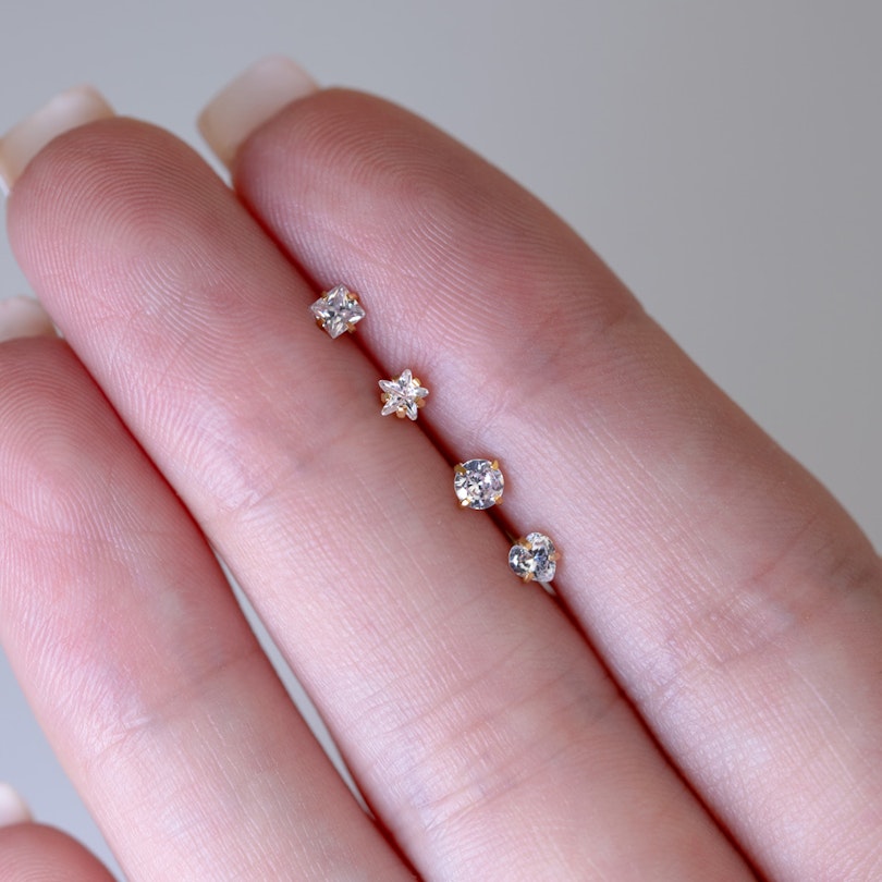 Næsepiercing i forskellige stendesigns og farver Piercingsmykker - Danmark