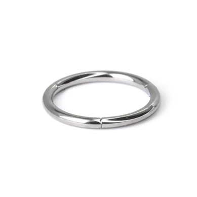 Endeløs ring af titanium med hængsel