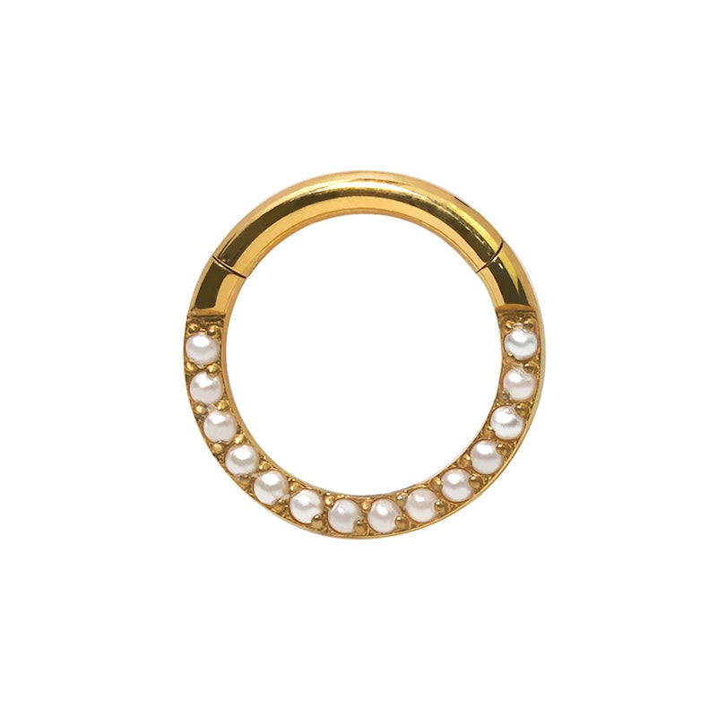 Titaniumring med perler foran Kropspiercing - Danmark