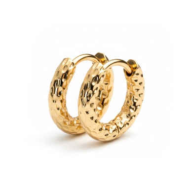 Par af hammerslåede huggie-øreringe