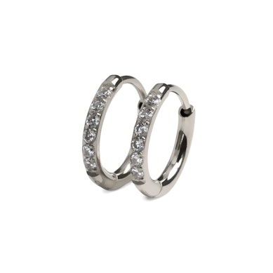 Par af huggies af kirurgisk stål med sten