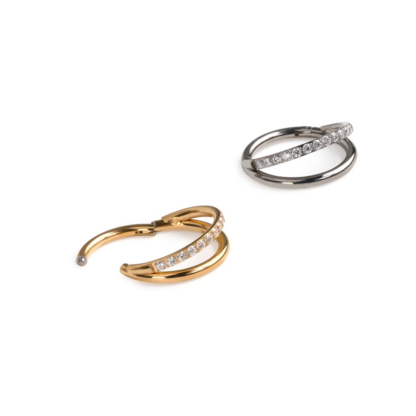 Dobbeltring af titanium med sten på den ene bue Piercing - Danmark