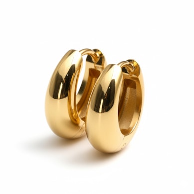 To store, blankpolerede ringe med hængsel