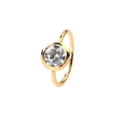 Simpel ring af 14 karat guld med sten