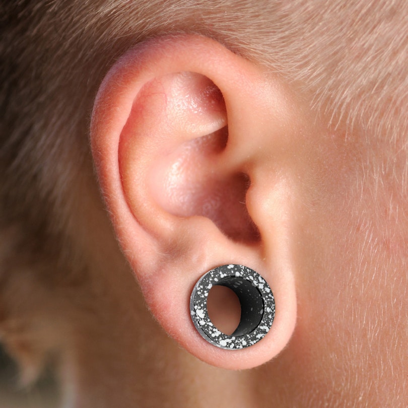 Tunnel med stænkpletter og skruegevind Piercinger - Danmark