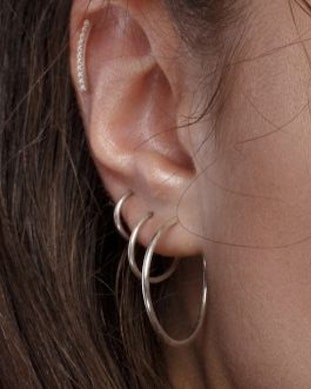 Labret med indvendigt gevind og let bue med sten