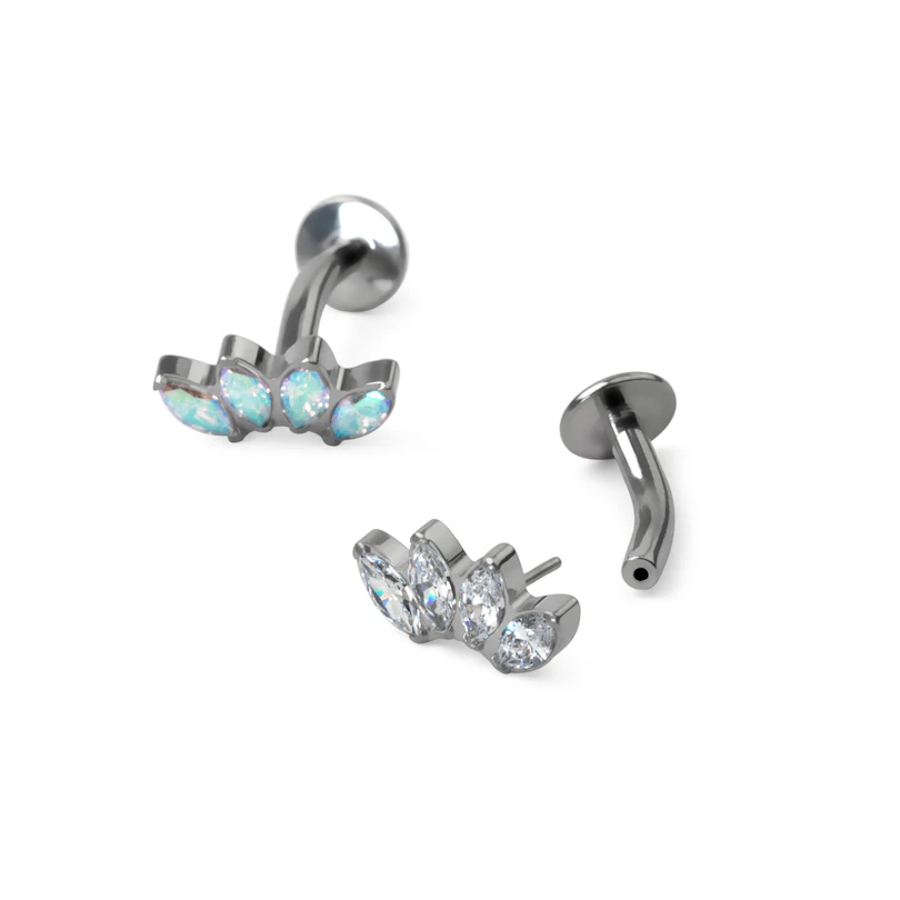 Navlesmykke af titanium med sten i marquise-design