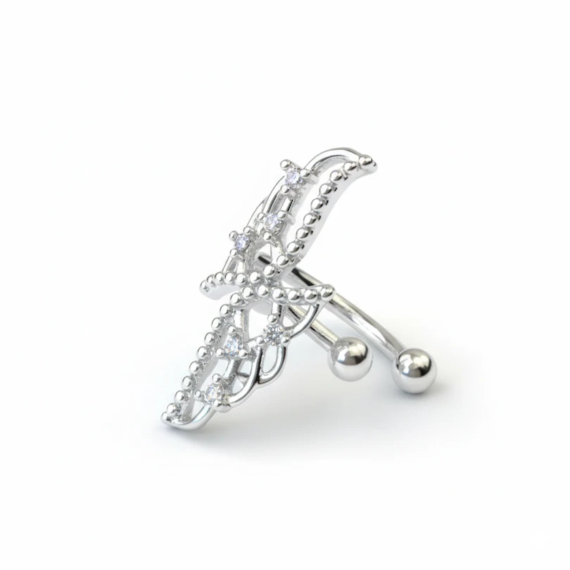 Ear cuff med vinger af kirurgisk stål - sølv