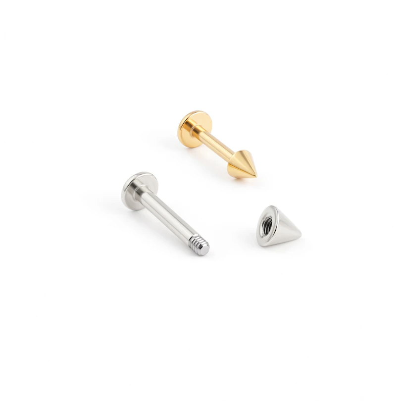 Labret i flere farver med spike