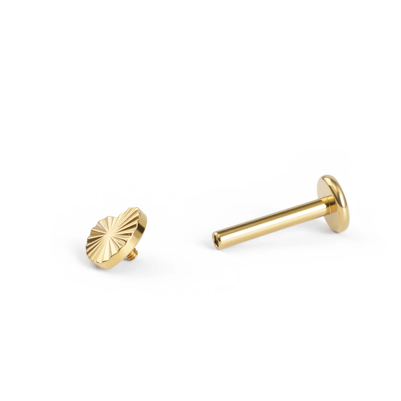 Hjerteformet labret med tekstur
