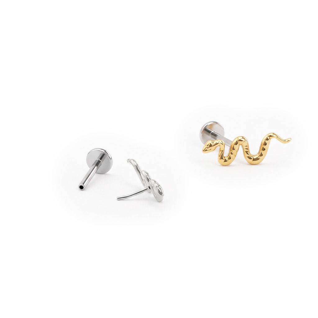 Push-in labret af titanium med slange