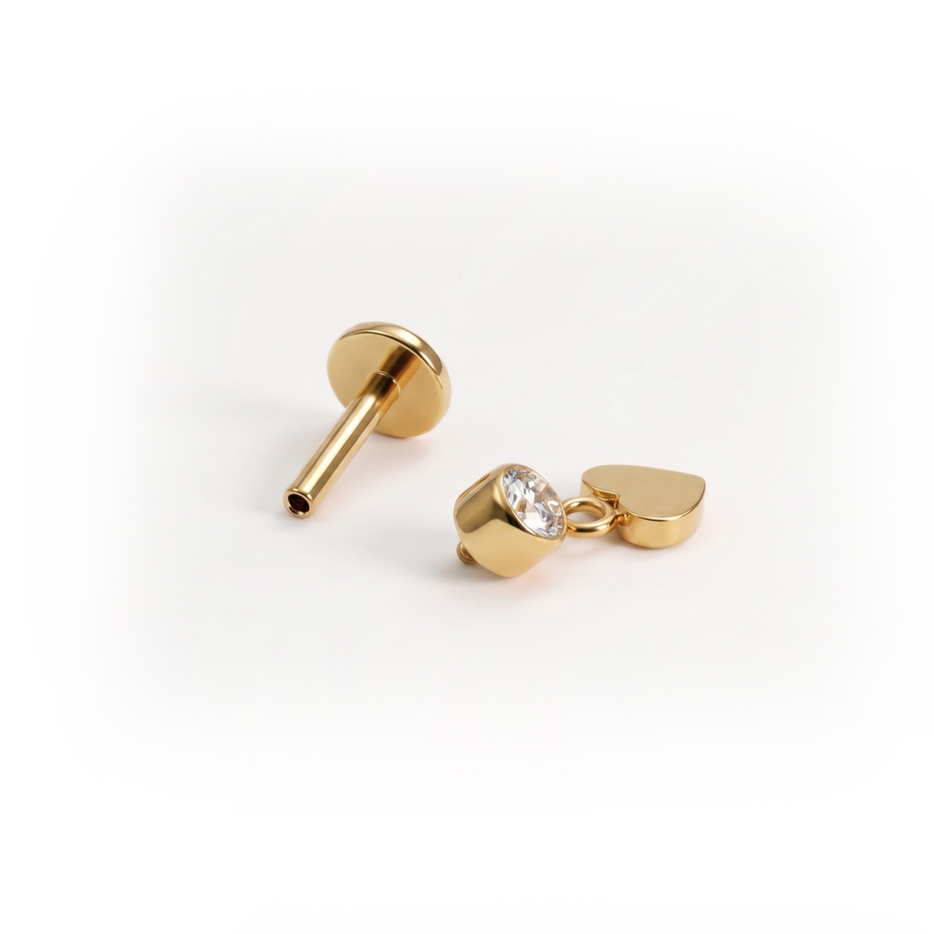 Titaniumlabret med hjertevedhæng