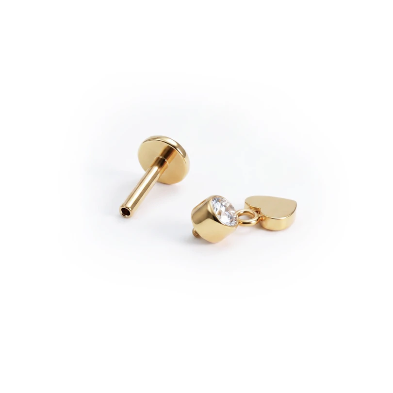 Titaniumlabret med hjertevedhæng