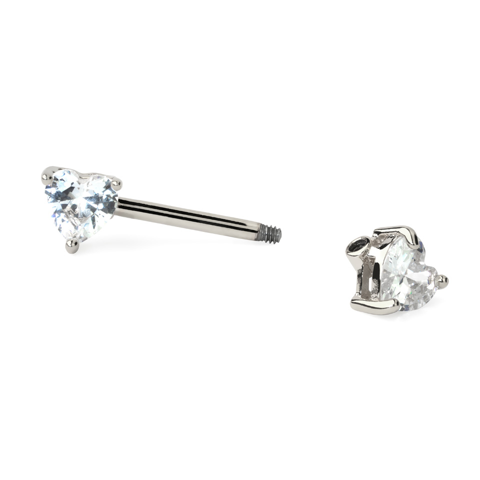 Brystpiercing med hjertesten