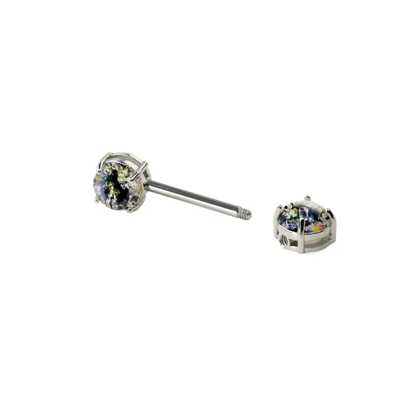 Brystpiercing med lava look