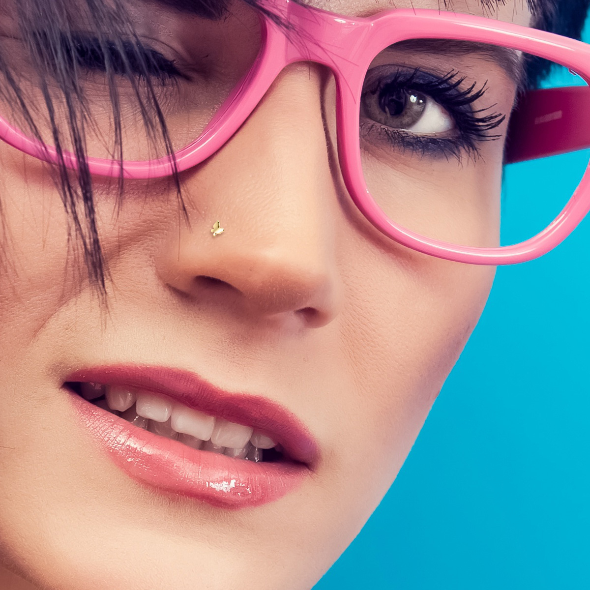 14 karat guld næsestav med sommerfugl