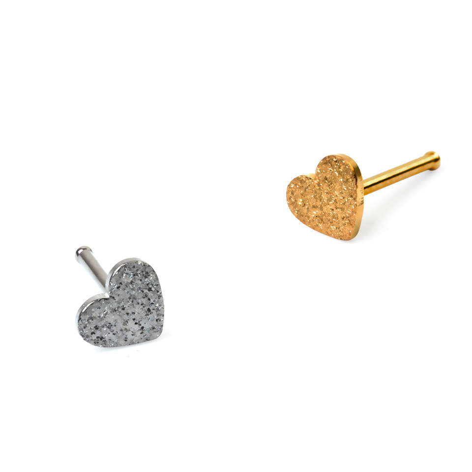 Hjerteformet næsestav med diamanteffekt