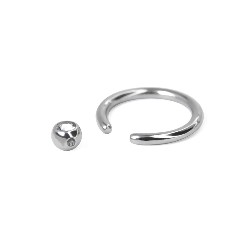 Ring af titanium med sten